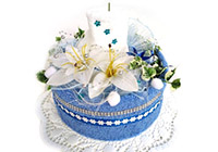 Textilní dort modrobílý - svíce a květiny